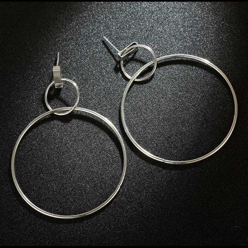 ♡ Double Circle Hoop Earrings - Picture 7 of 8